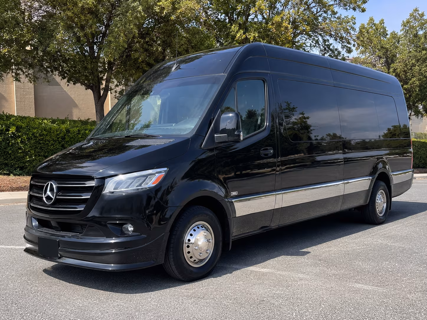Columbus Airport Shuttle & Transportation party bus exterior