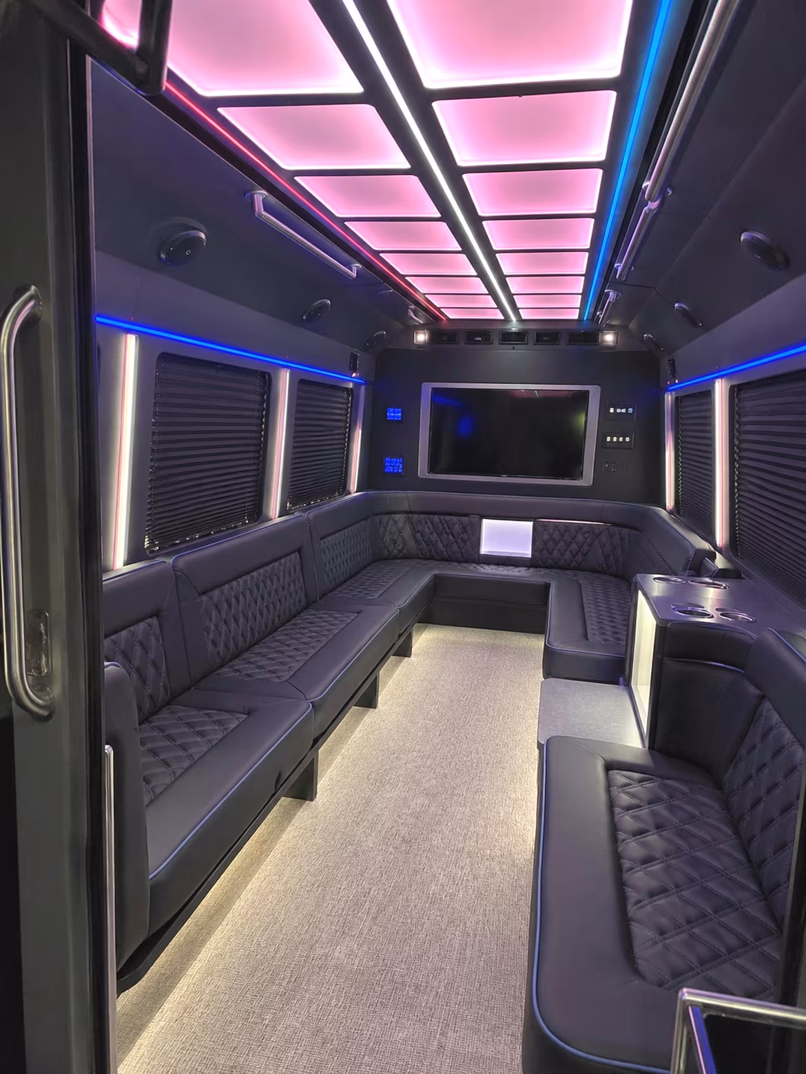 Columbus Birthday, Sweet 16, & Quinceañera Transportation group transportation
