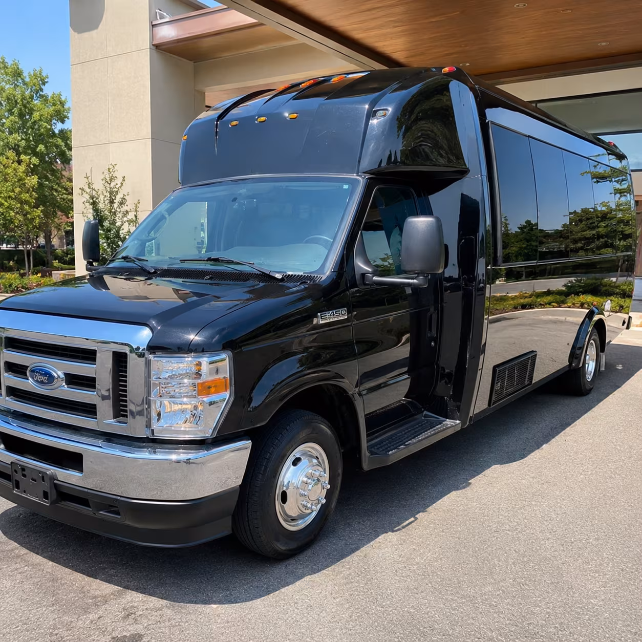 Columbus Winery Tour & Pub Crawl Transportation party bus exterior