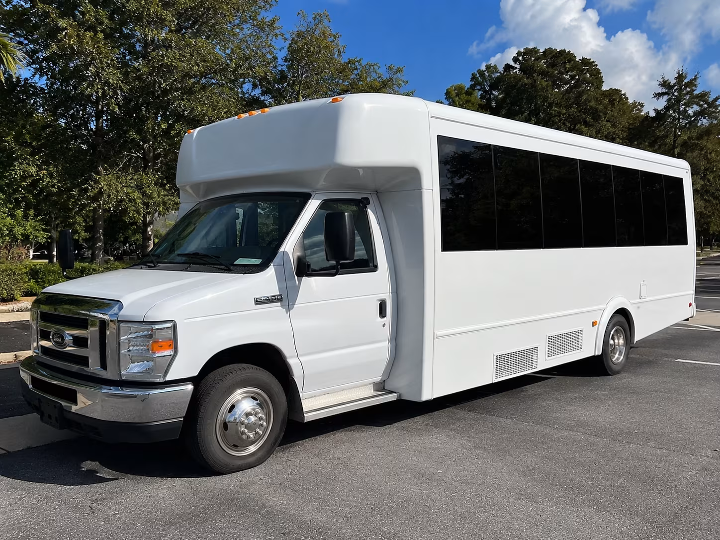 Columbus Winery Tour & Pub Crawl Transportation party bus exterior